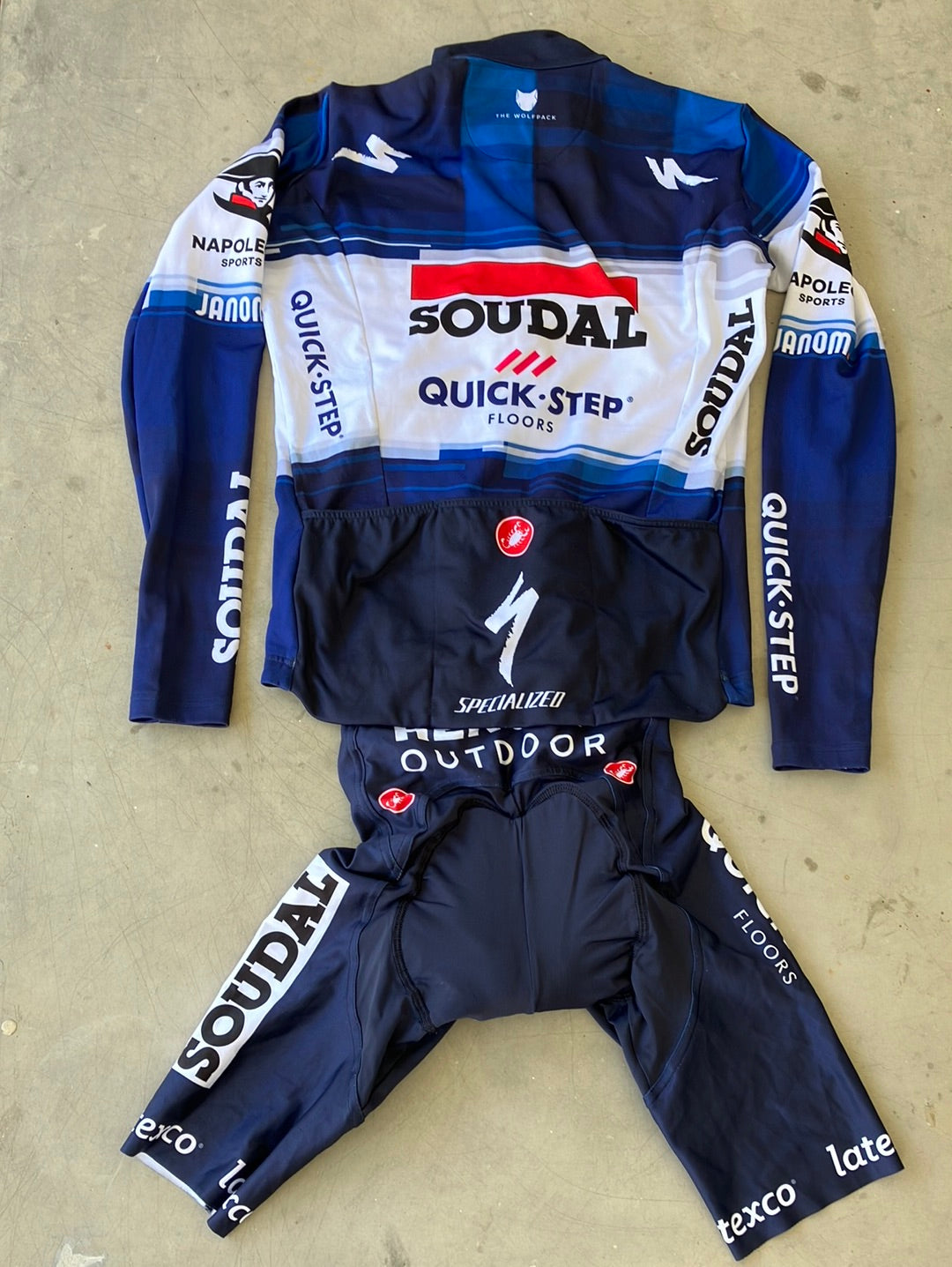 Long Sleeve Midweight Jersey and Bib shorts | Castelli | Quick-Step Alpha Vinyl / Soudal | Pro Cycling Kit