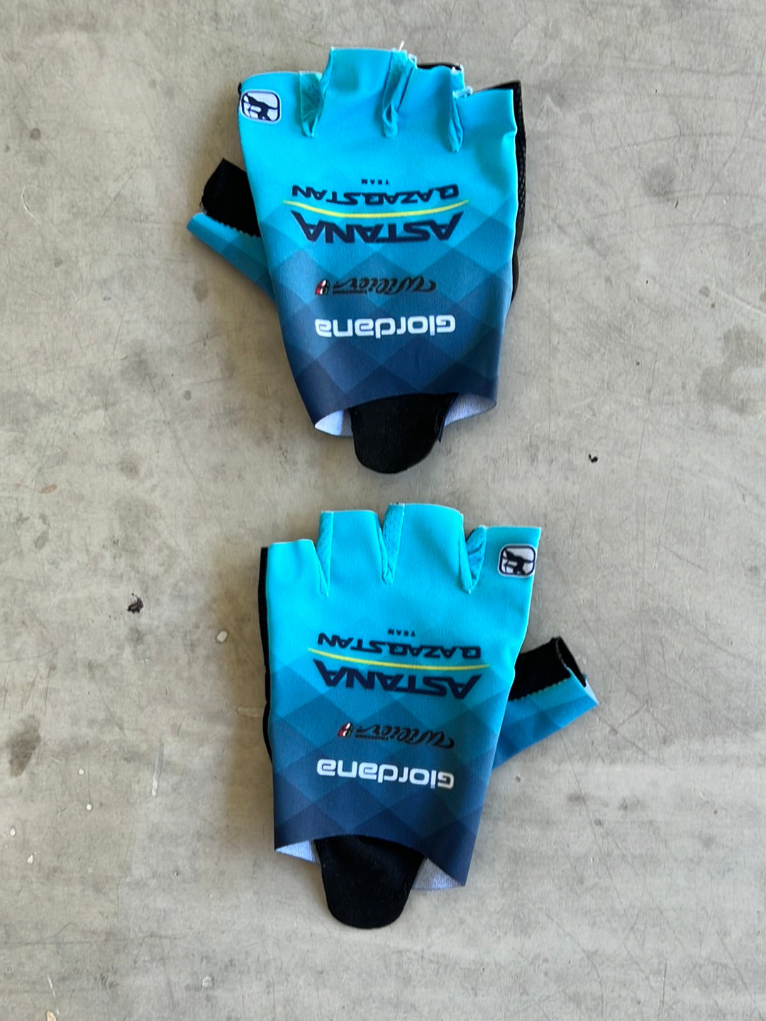 Cycling Gloves Padded Mitts | Giordana | Astana | Pro Cycling Kit