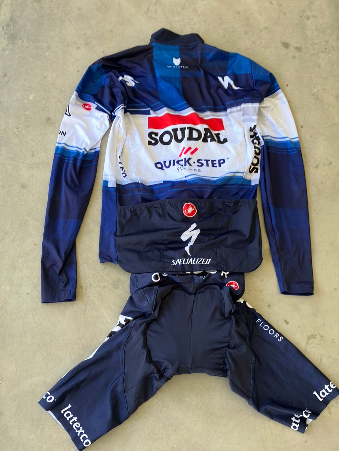 Long Sleeve Midweight Jersey and Bib shorts | Castelli | Quick-Step Alpha Vinyl / Soudal | Pro Cycling Kit