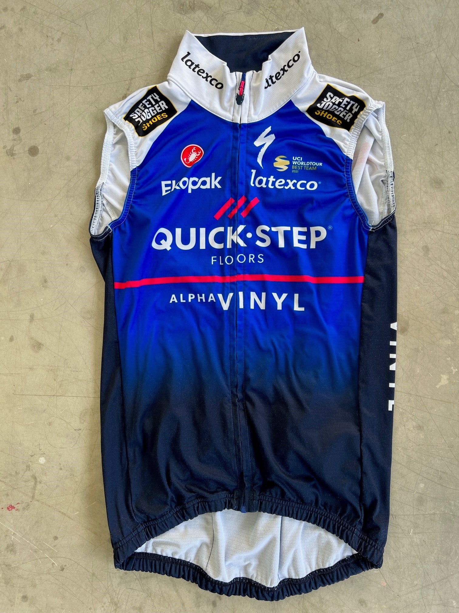 Quickstep Alpha Vinyl 2022 | Castelli Thermal Vest | Size S | Rider-Issued Pro Team Kit