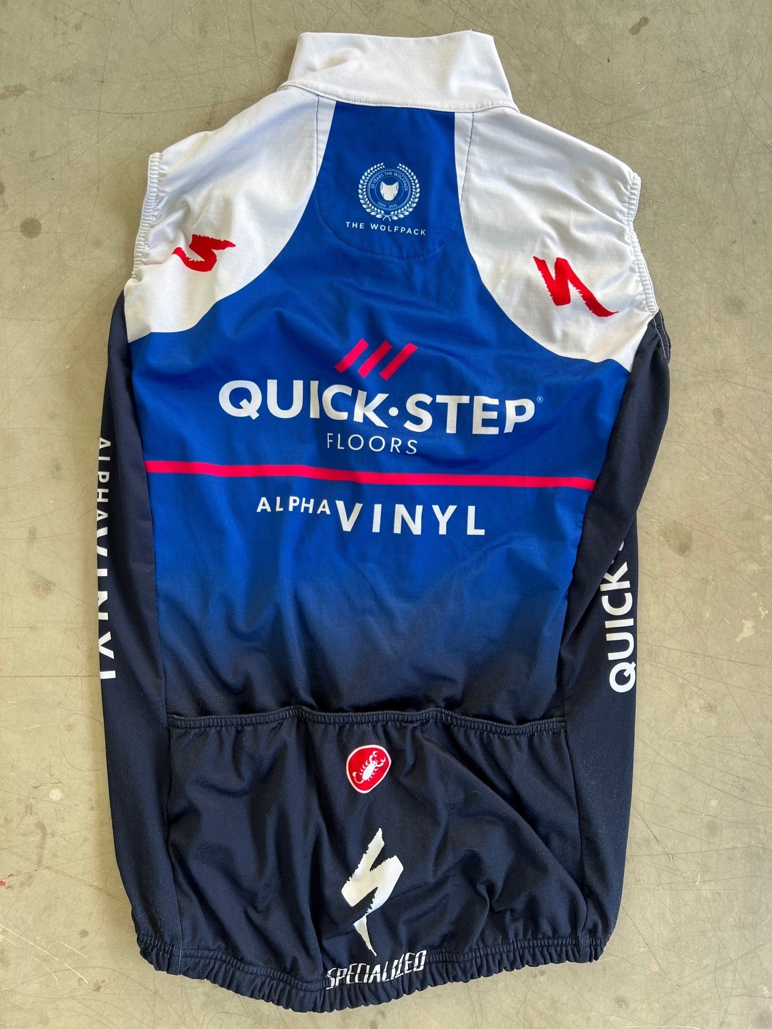Quickstep Alpha Vinyl 2022 | Castelli Thermal Vest | Size S | Rider-Issued Pro Team Kit